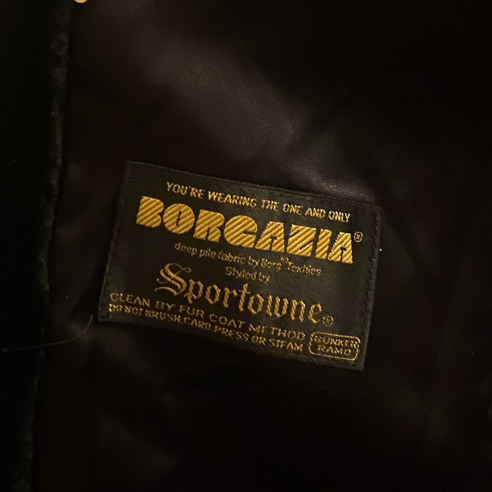 Borgazia Faux Fur Coat - Picture 5 of 5